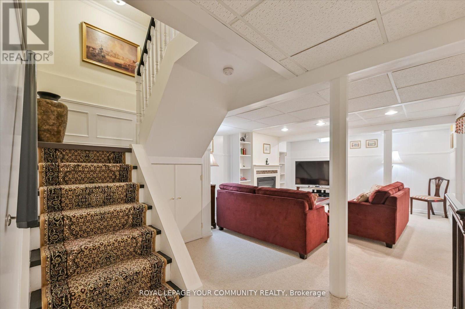 38 WILES CRT