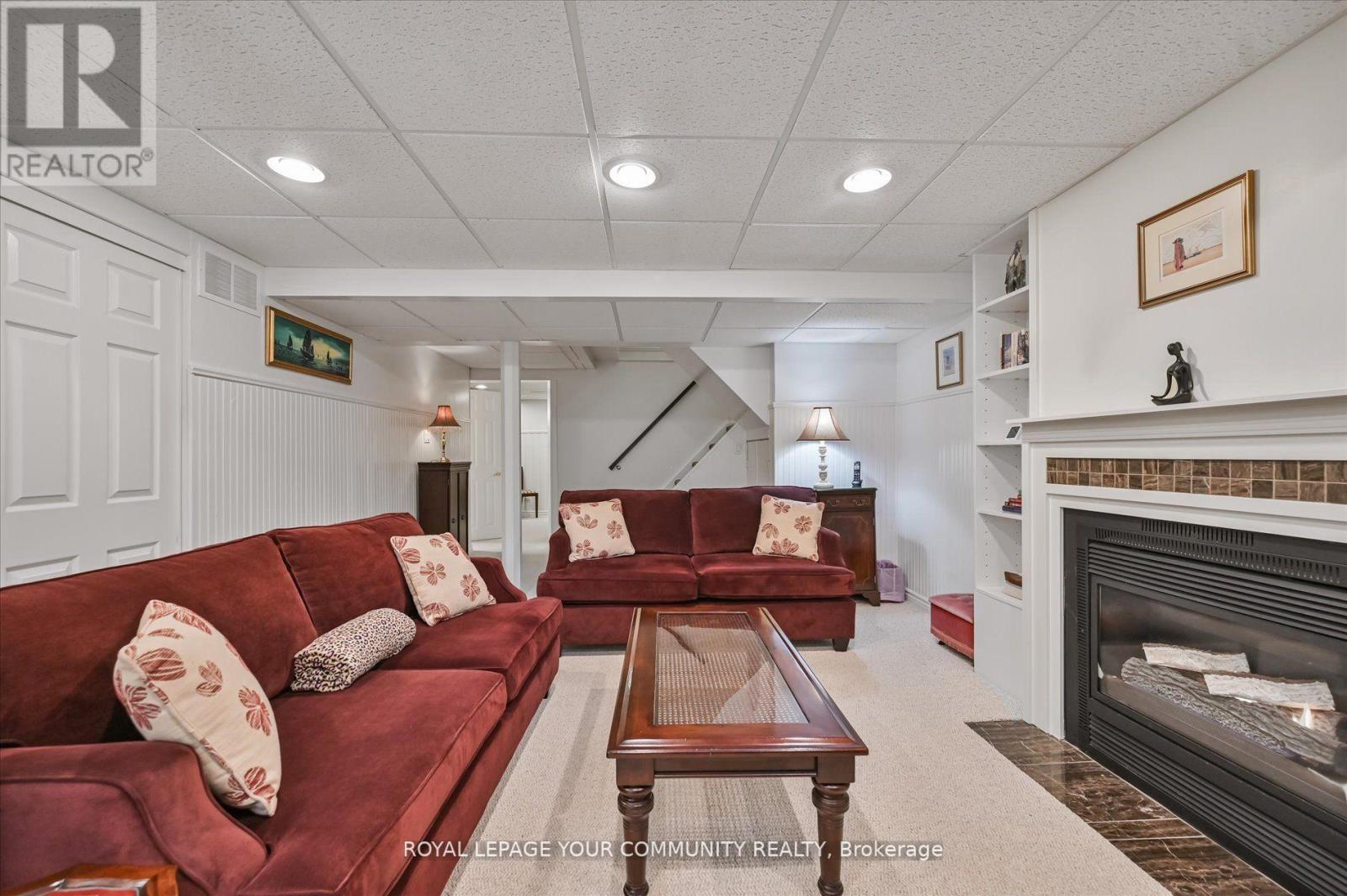 38 WILES CRT