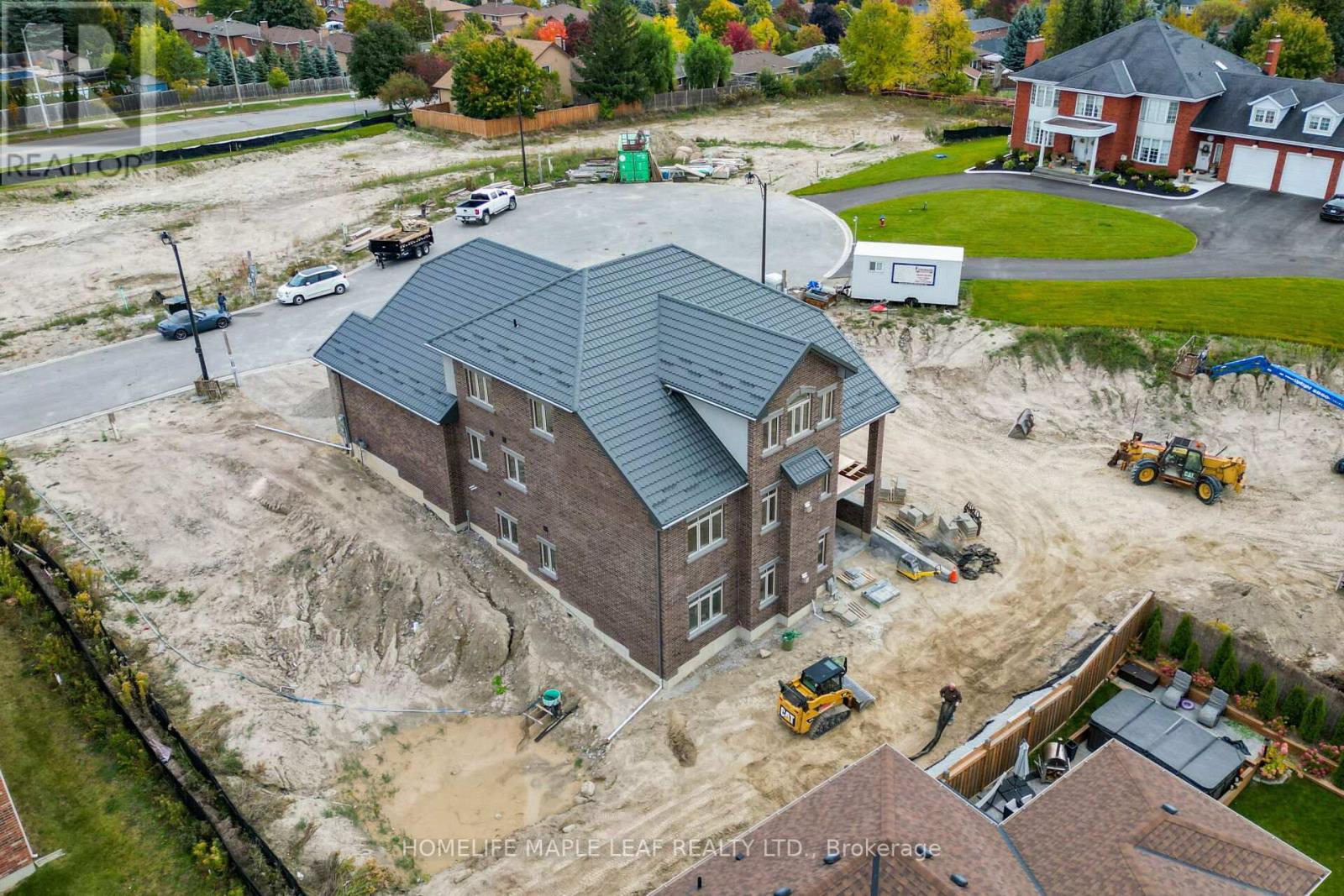 33 W.DYKIE CRT E