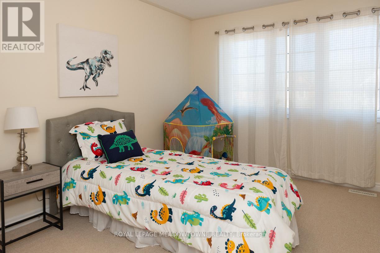 86 REYNOLDS CRES
