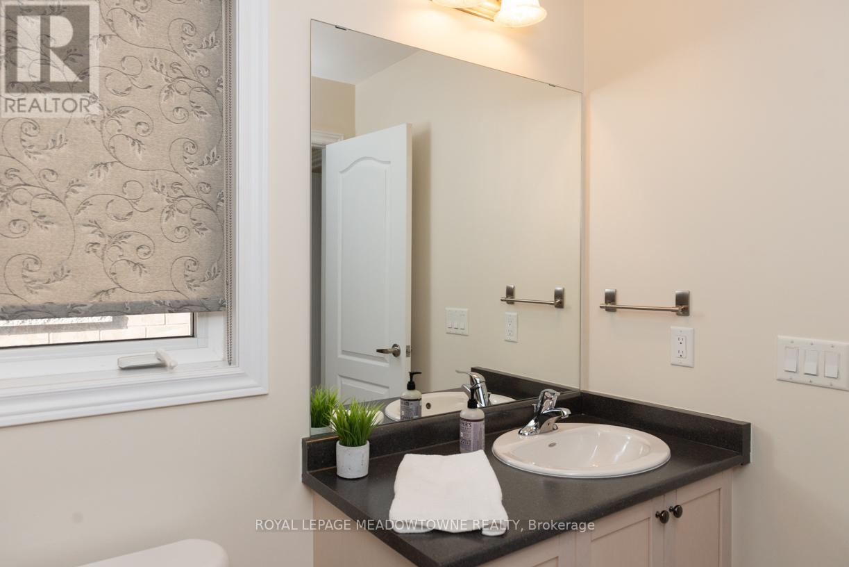 86 REYNOLDS CRES