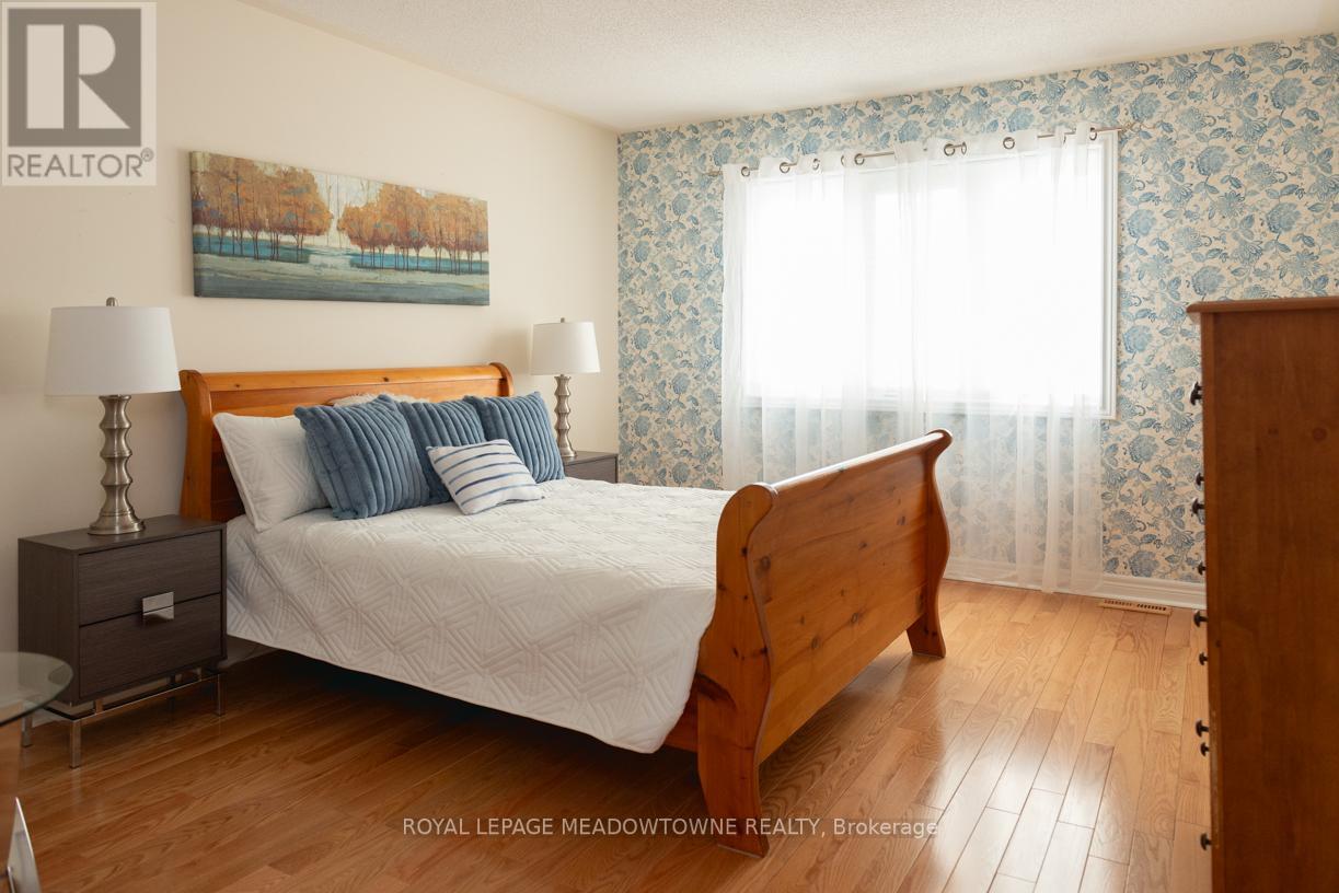 86 REYNOLDS CRES