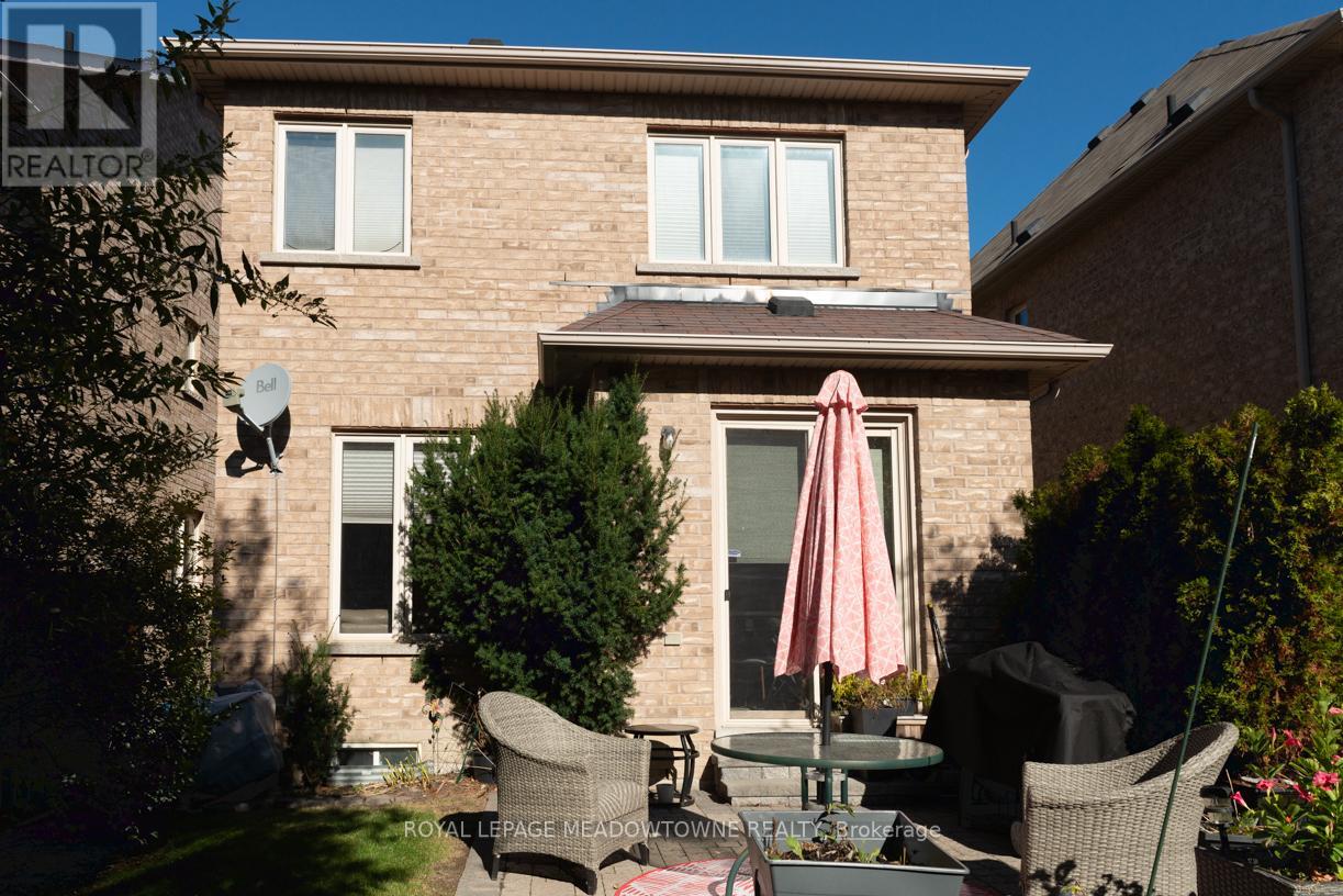 86 REYNOLDS CRES