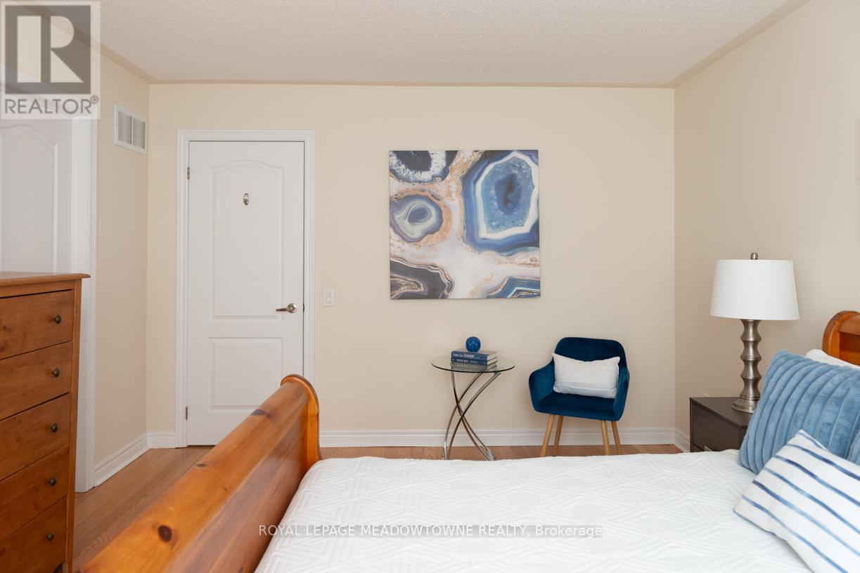 86 REYNOLDS CRES