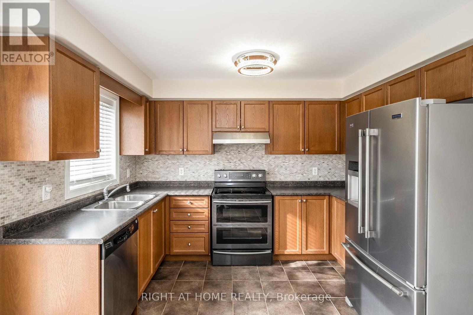 85 MIKE HART DR