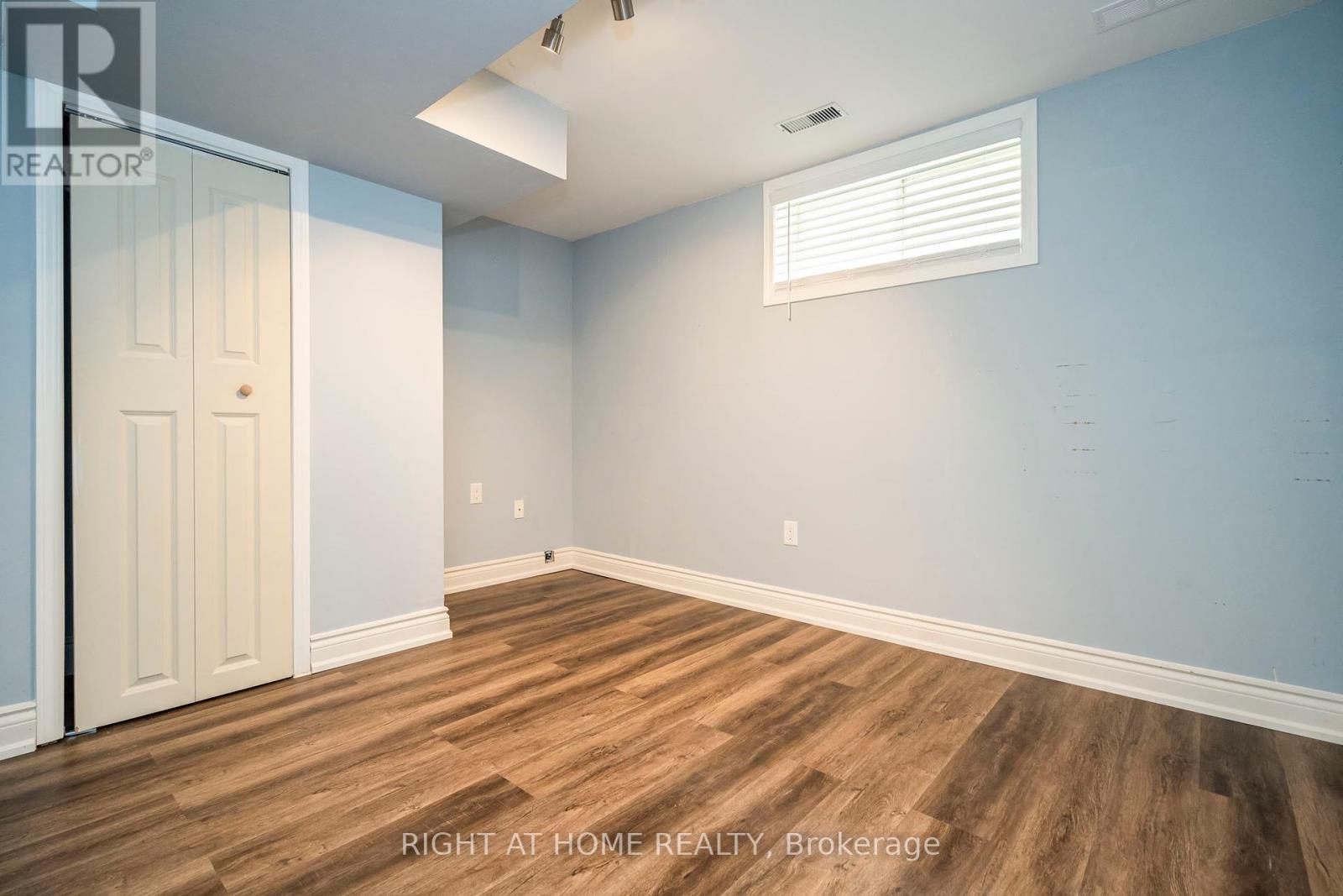 85 MIKE HART DR
