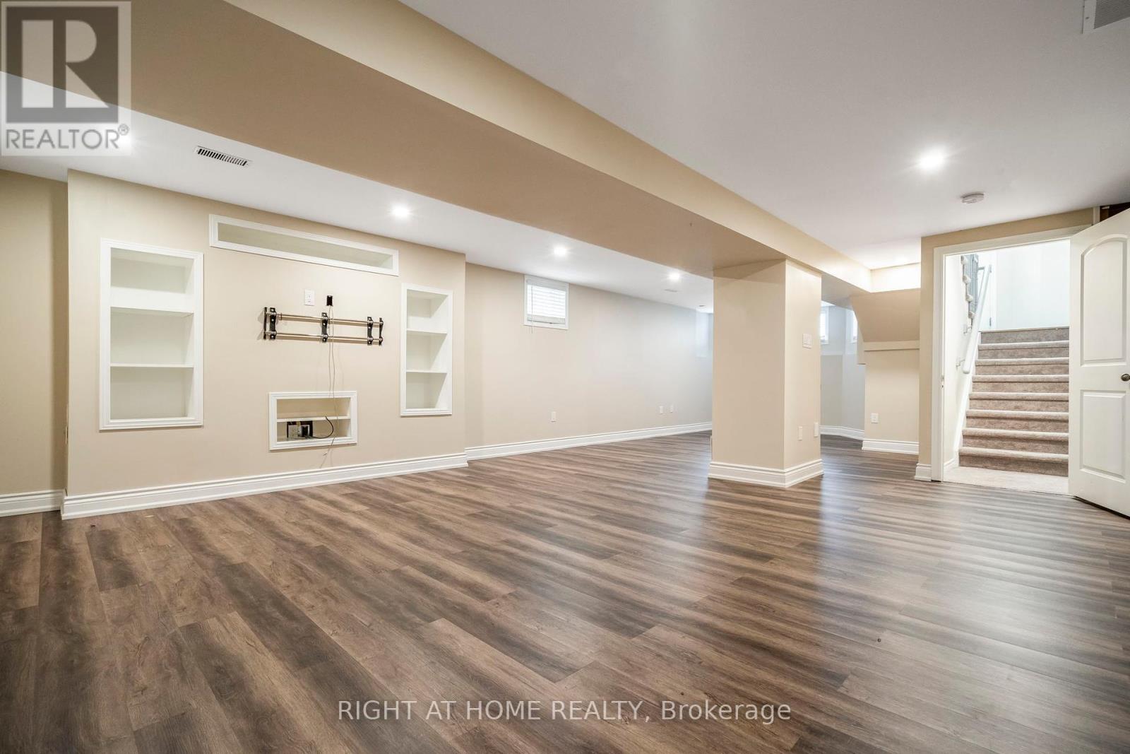 85 MIKE HART DR