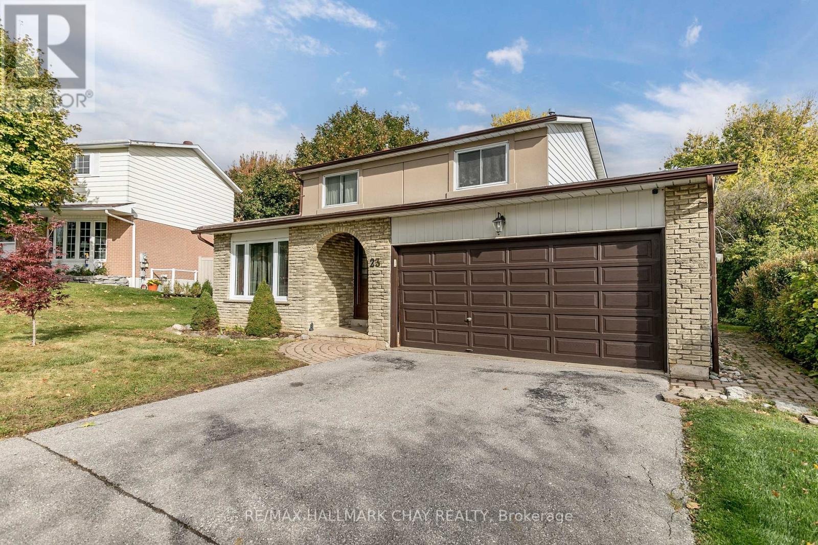 #UPPER -23 BRITANNIA AVE, #Upper