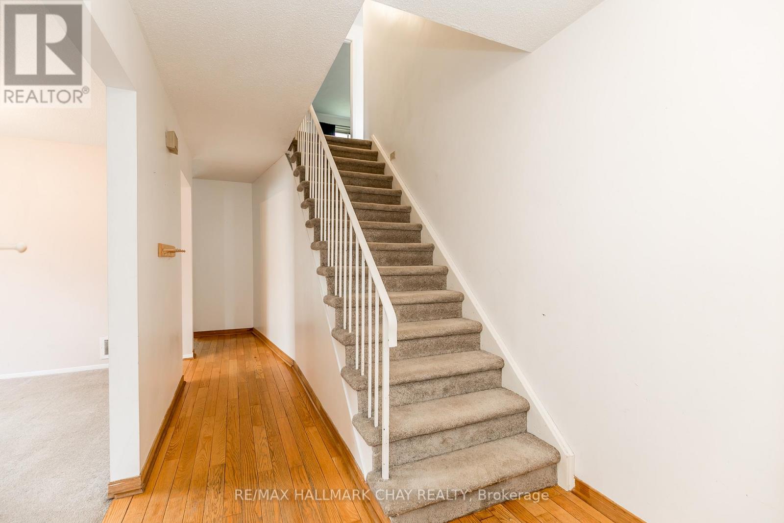 #UPPER -23 BRITANNIA AVE, #Upper