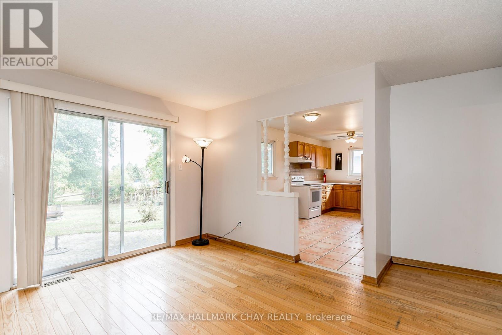 #UPPER -23 BRITANNIA AVE, #Upper