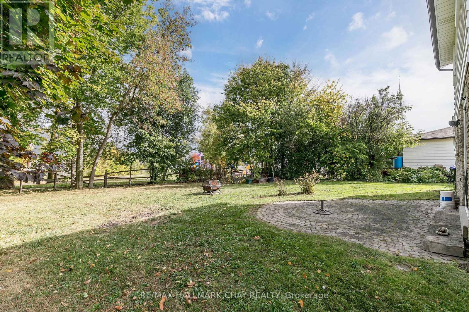 #UPPER -23 BRITANNIA AVE, #Upper