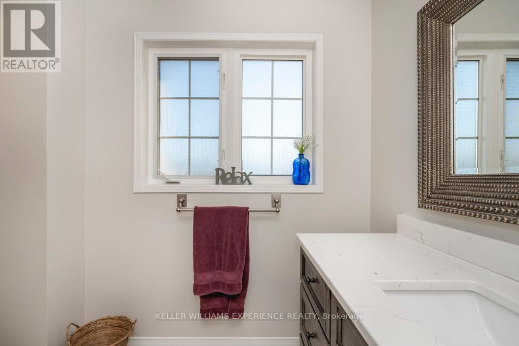79 LOOKOUT ST
