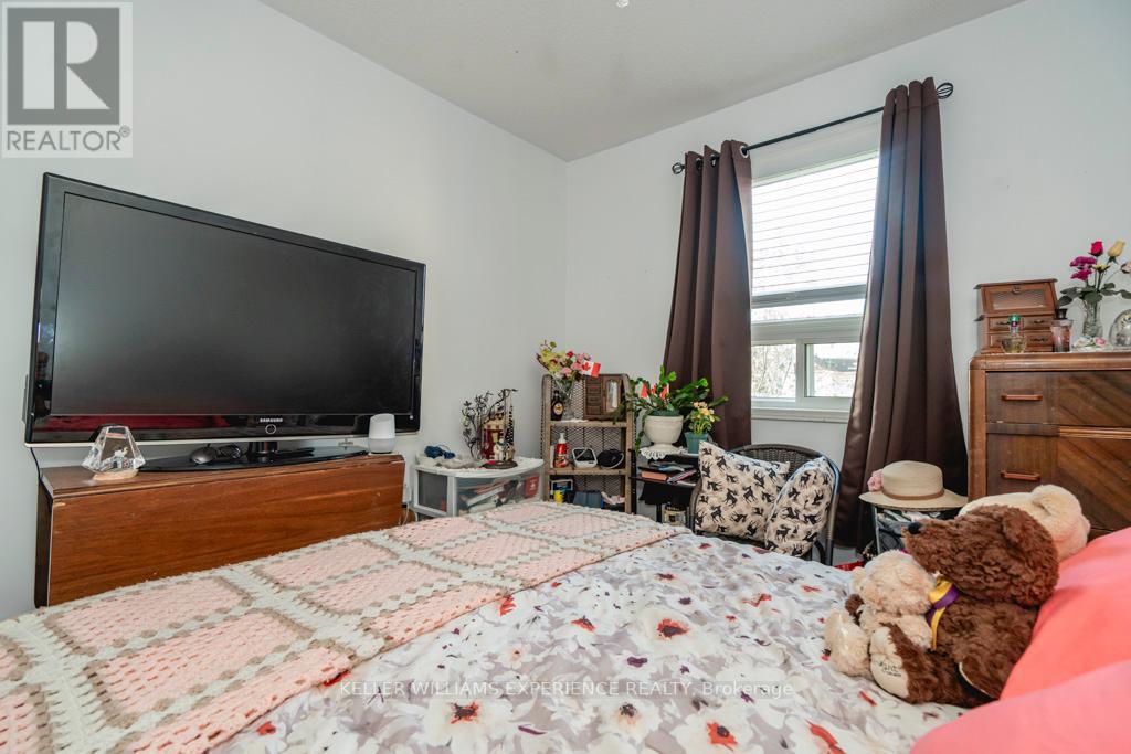 79 LOOKOUT ST