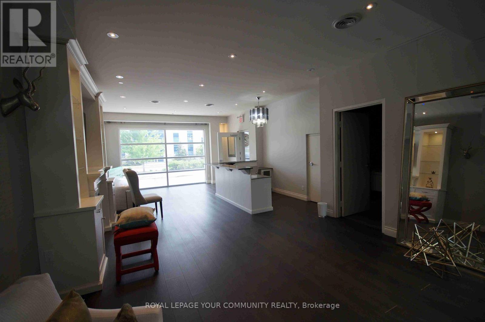 U 9 158 DON HILLOCK DR, #Unit 9