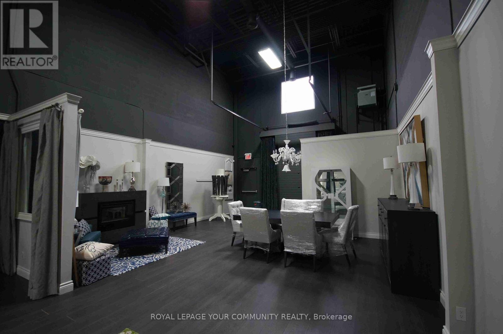 U 9 158 DON HILLOCK DR, #Unit 9