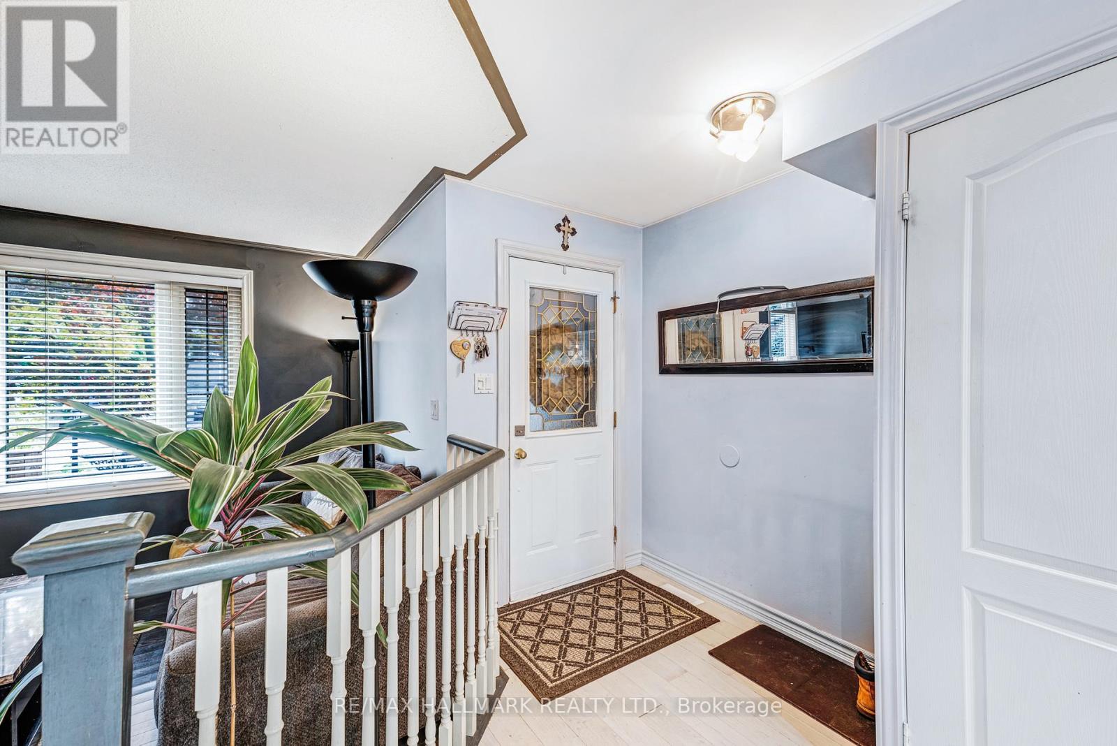 242 COLLINGS AVE