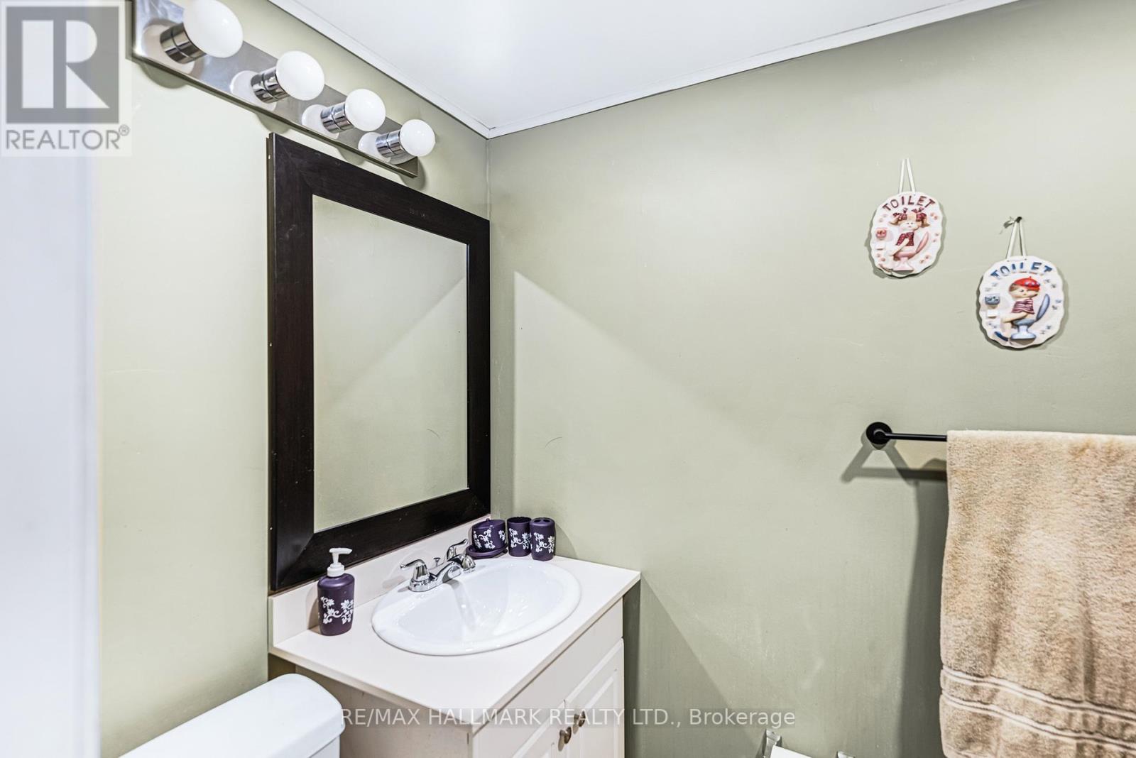 242 COLLINGS AVE