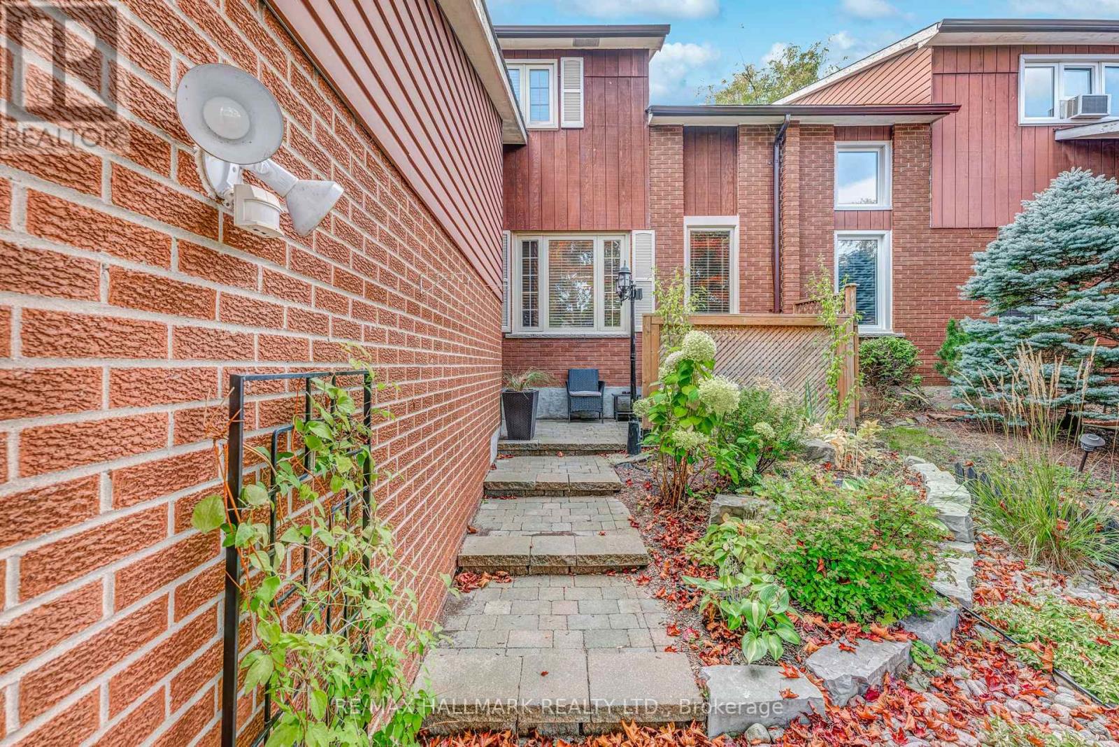 242 COLLINGS AVE