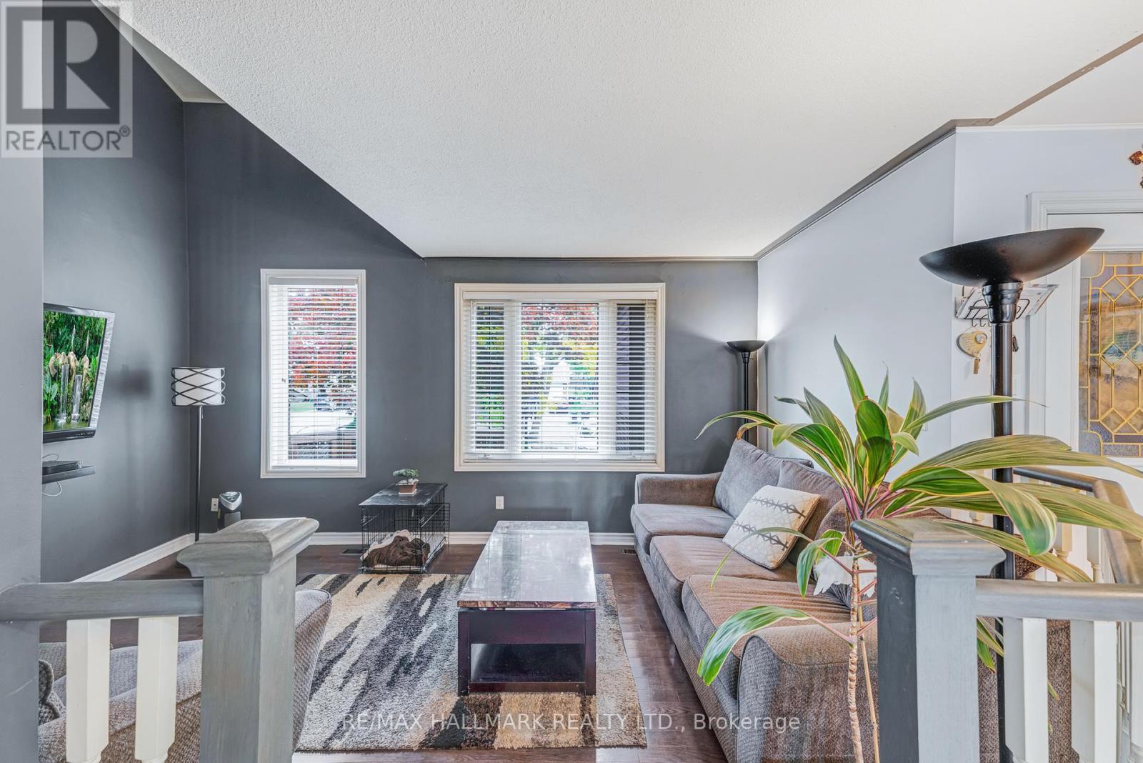 242 COLLINGS AVE
