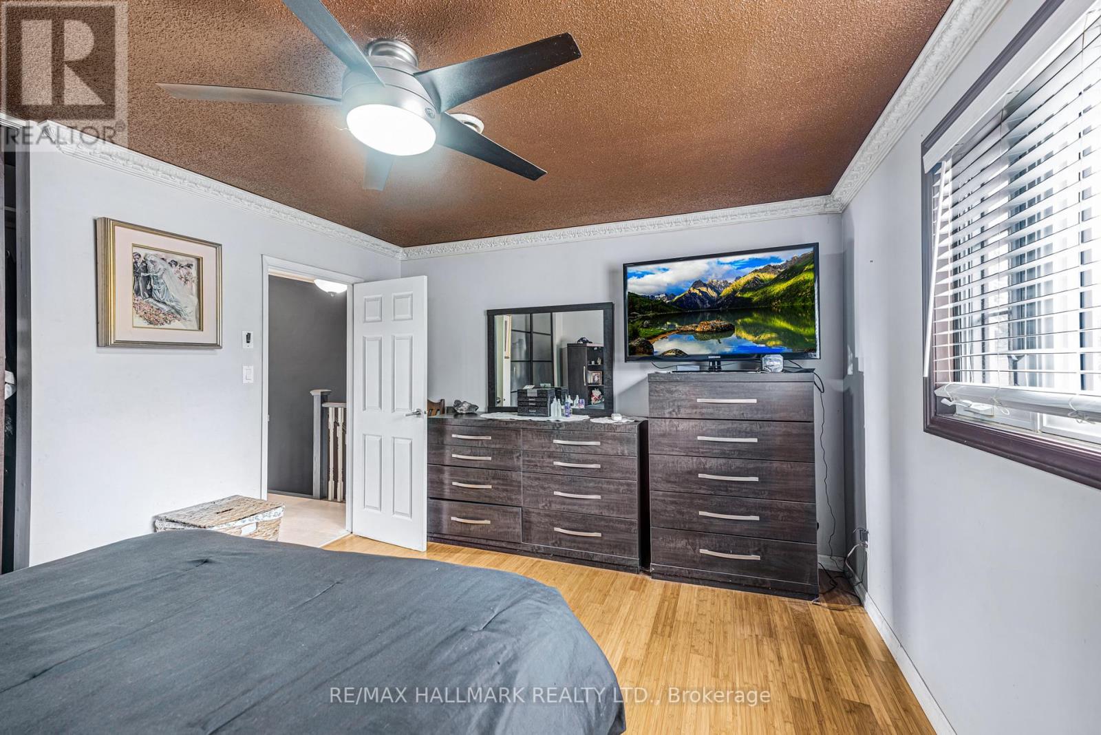 242 COLLINGS AVE