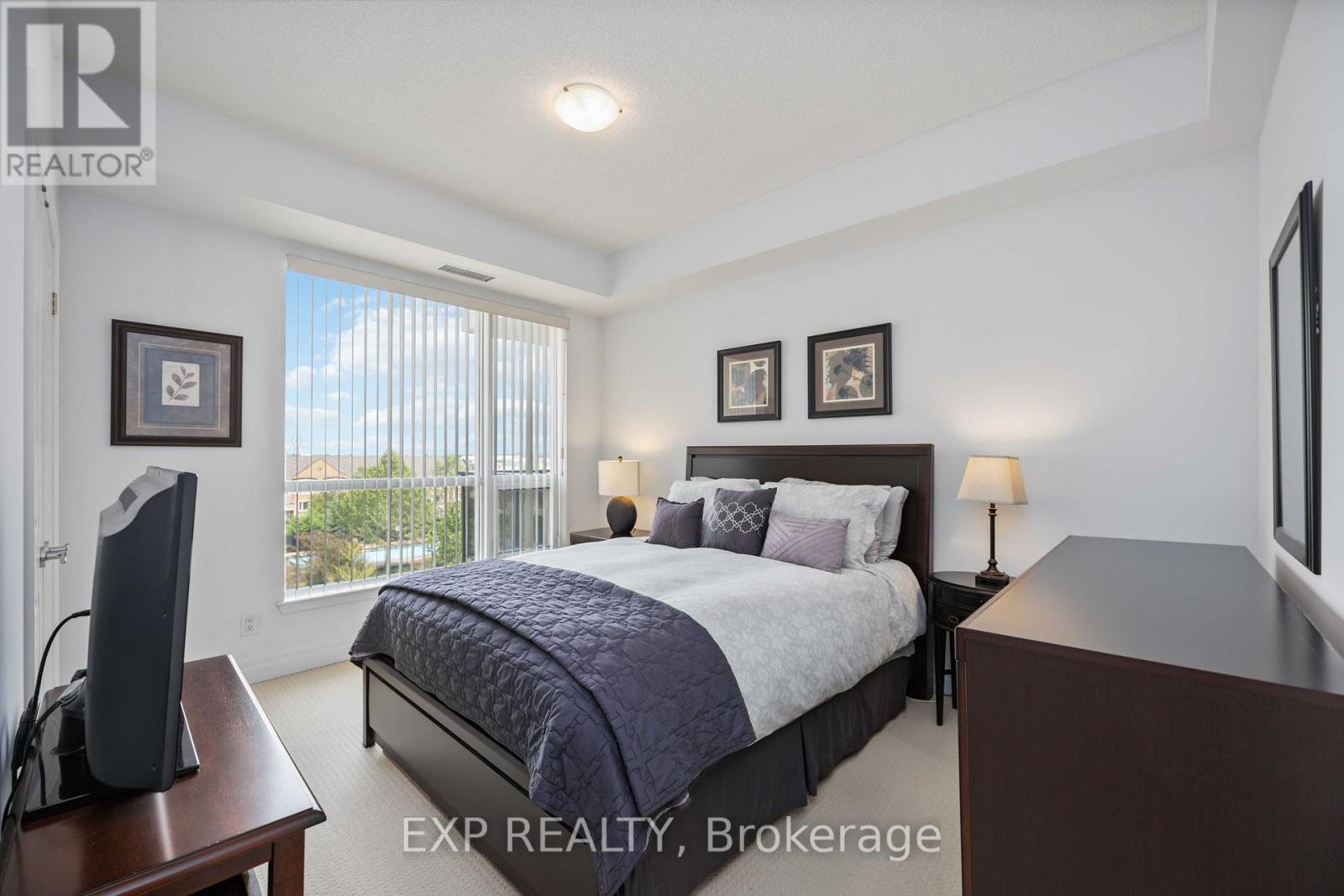 #432 -111 CIVIC SQUARE GATE, #432
