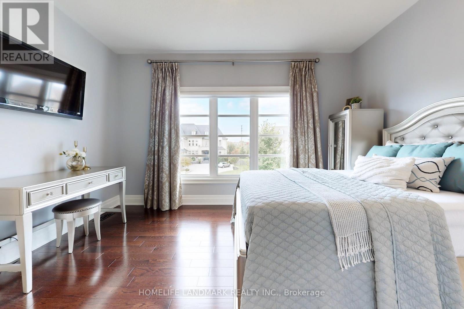53 CARISBROOKE CIRC