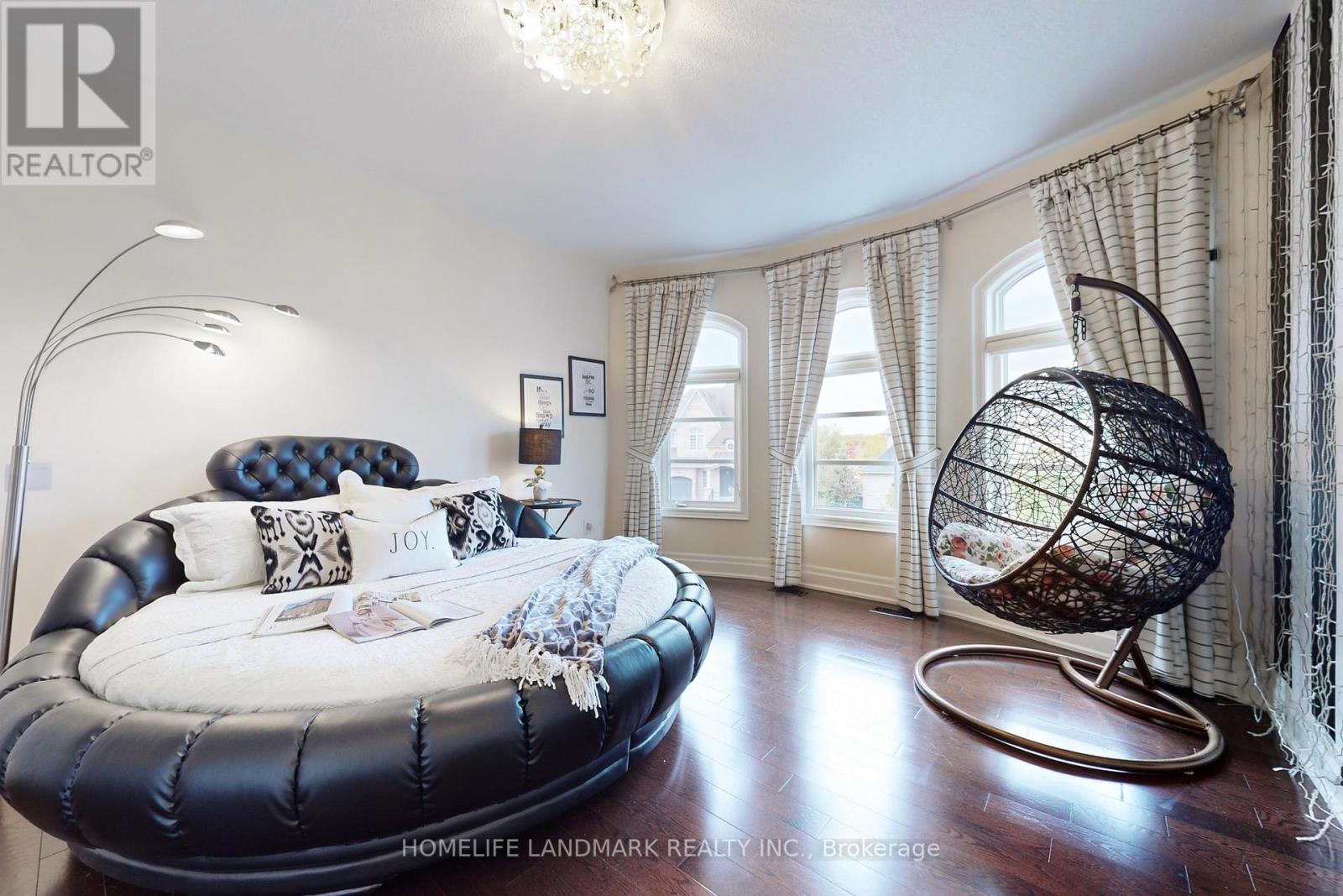 53 CARISBROOKE CIRC