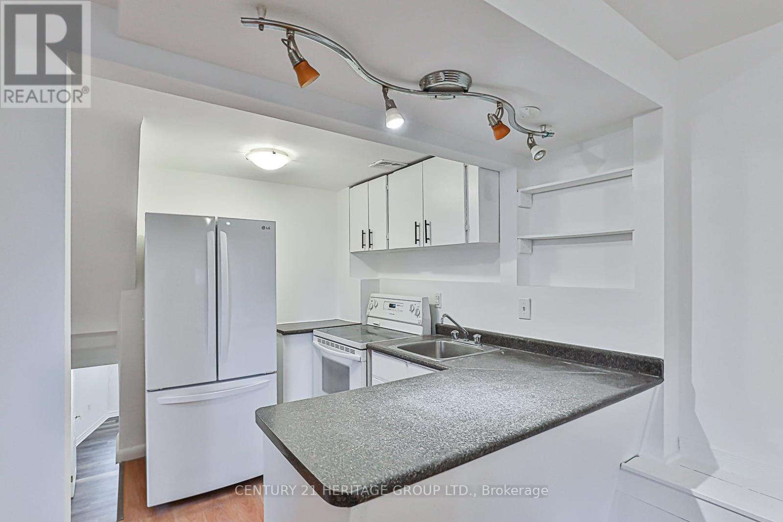 17 JASPER DR