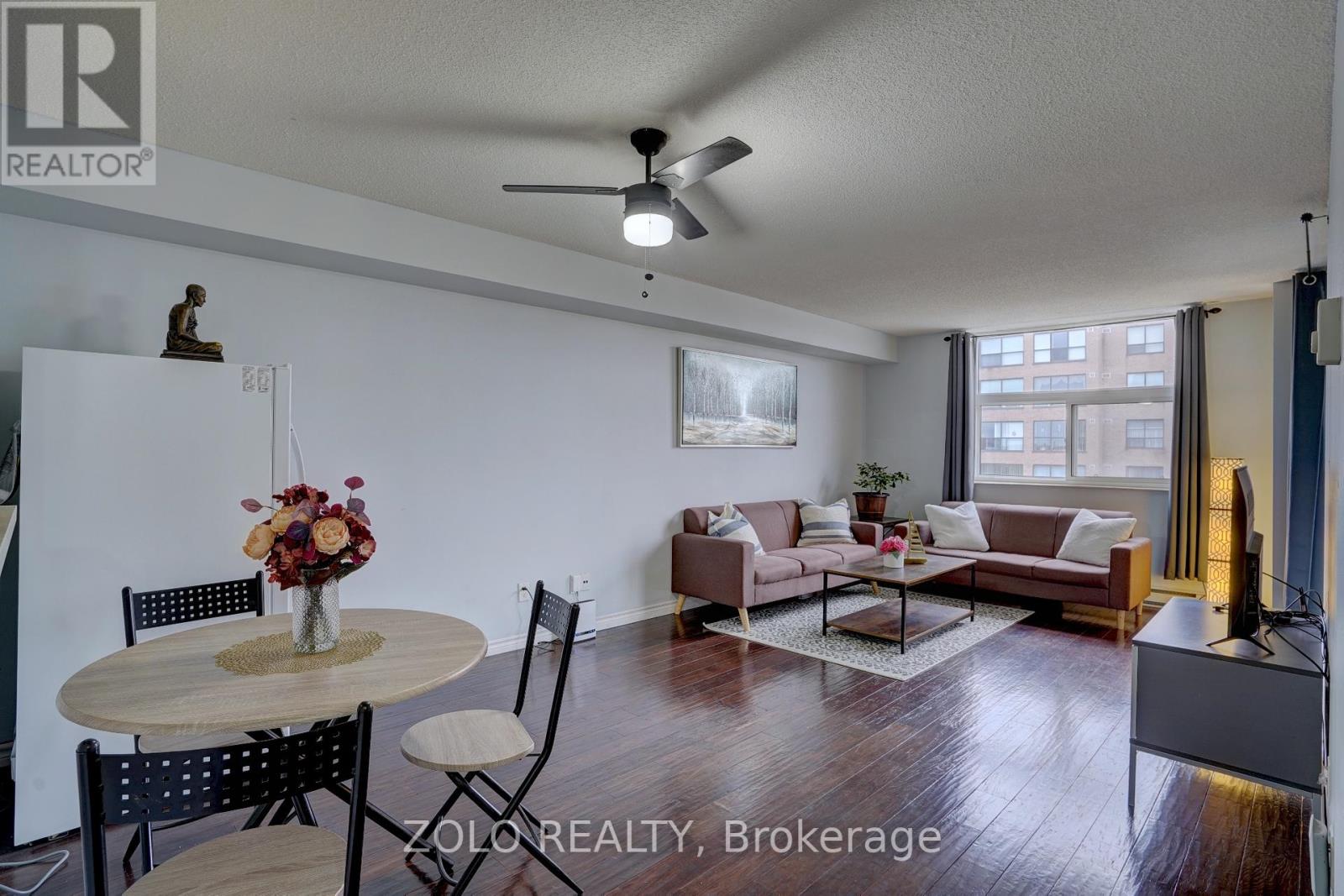 #812 -260 DAVIS DR, #812