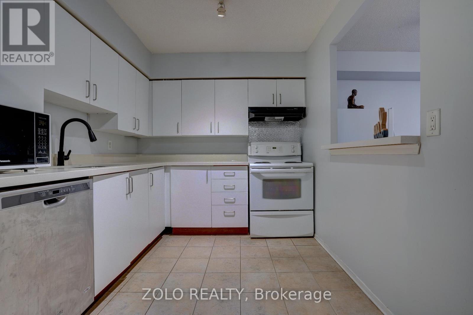 #812 -260 DAVIS DR, #812