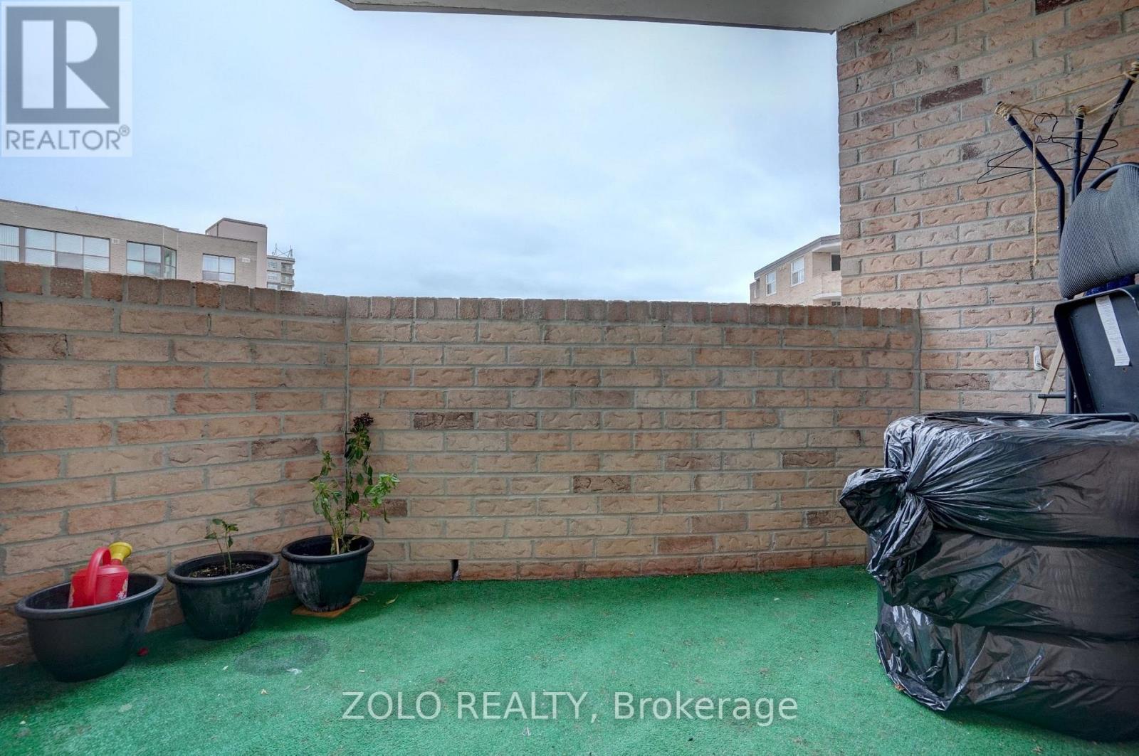 #812 -260 DAVIS DR, #812
