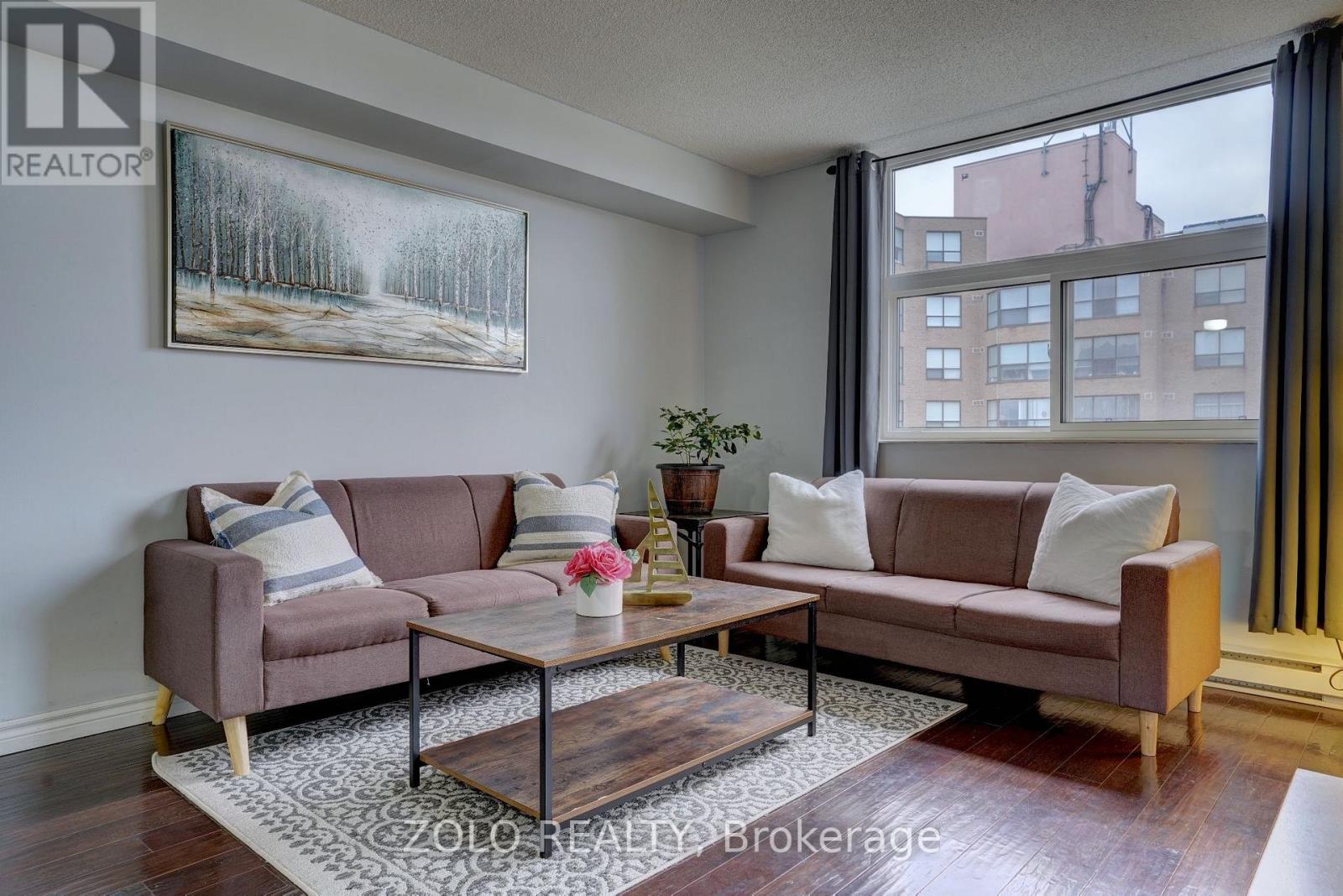 #812 -260 DAVIS DR, #812