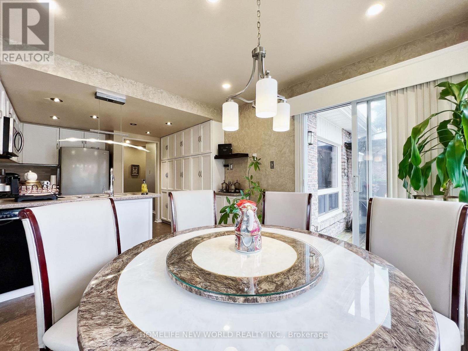 293 HAREWOOD BLVD