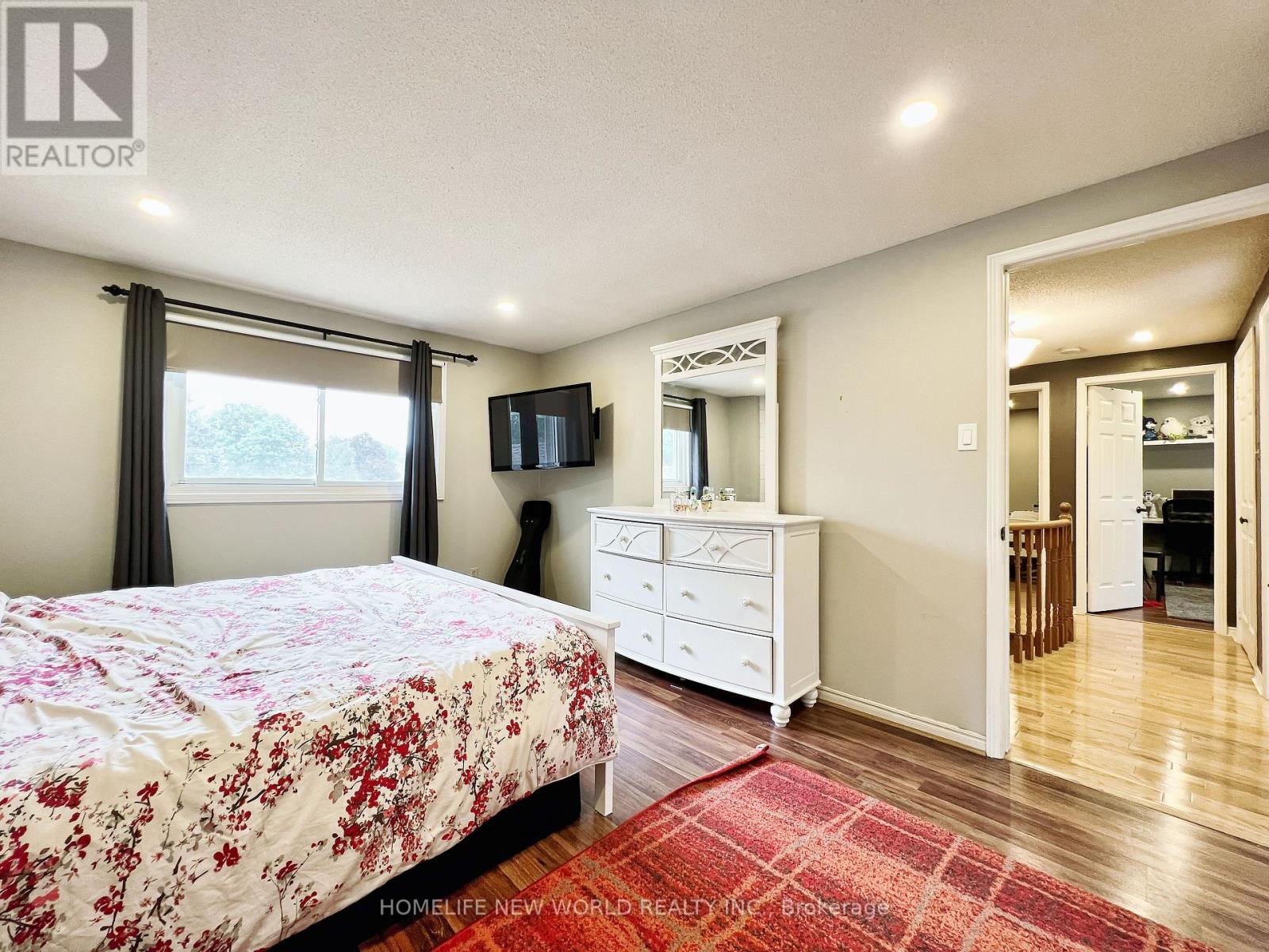 293 HAREWOOD BLVD