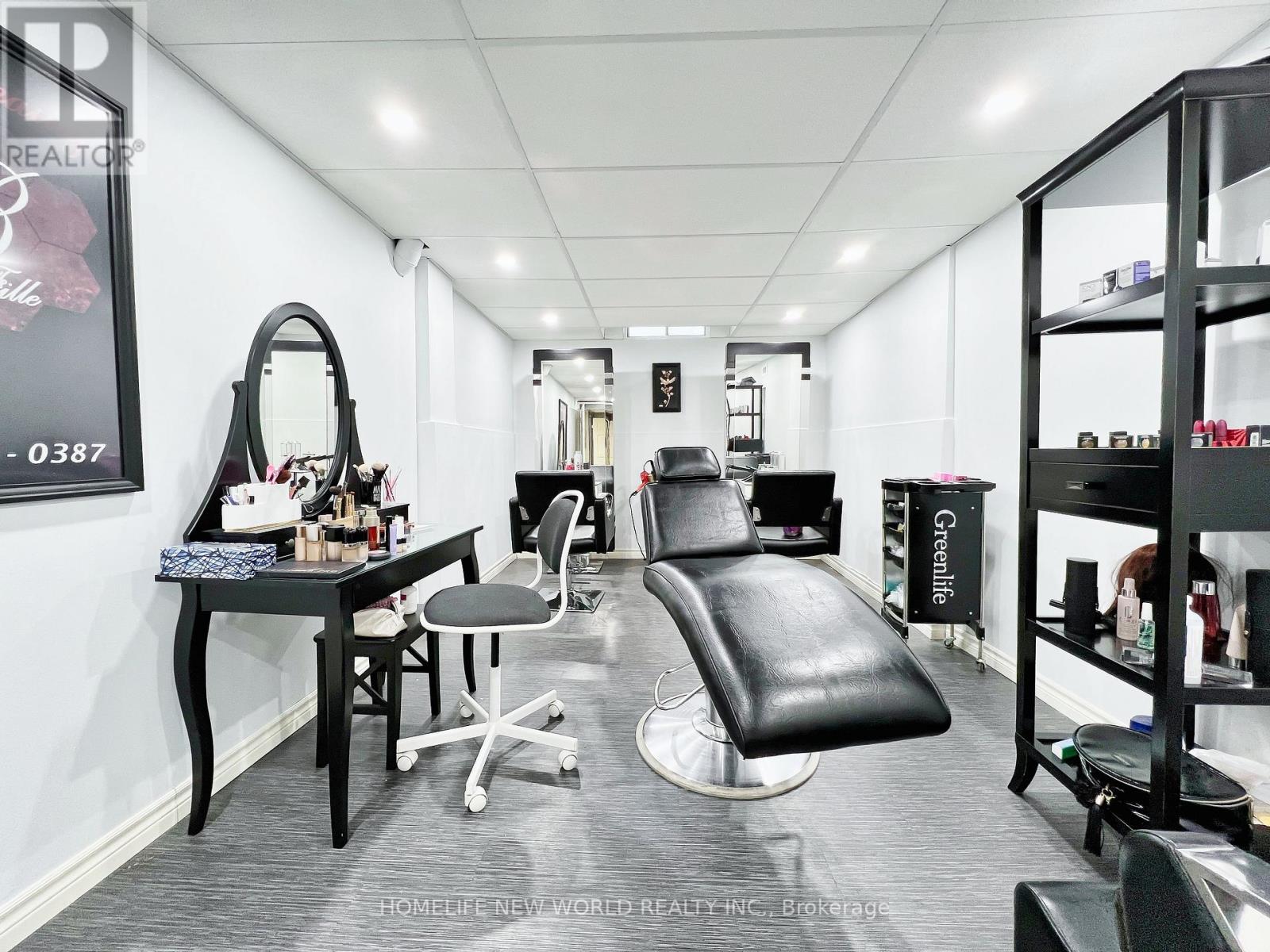 293 HAREWOOD BLVD