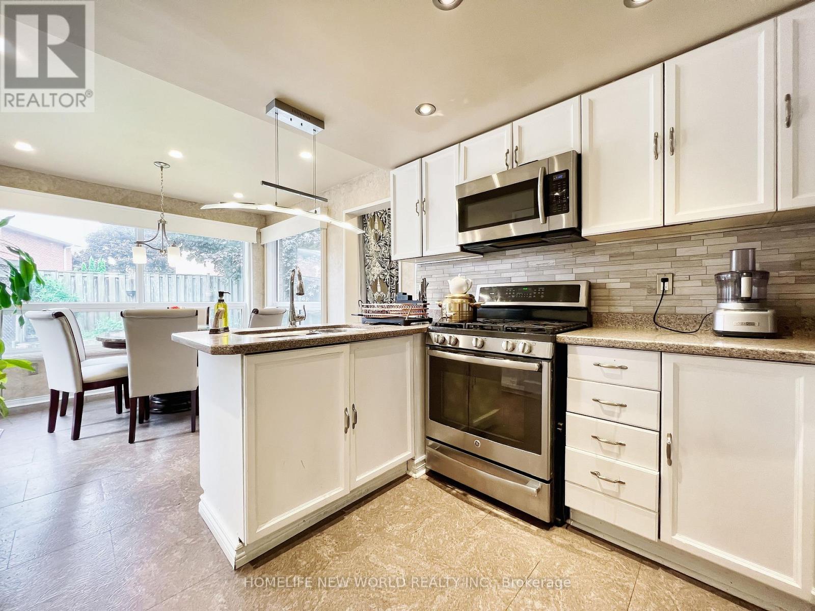 293 HAREWOOD BLVD