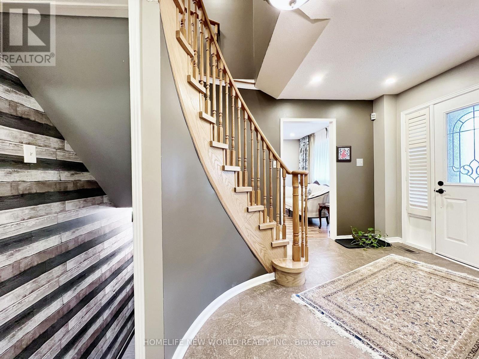 293 HAREWOOD BLVD