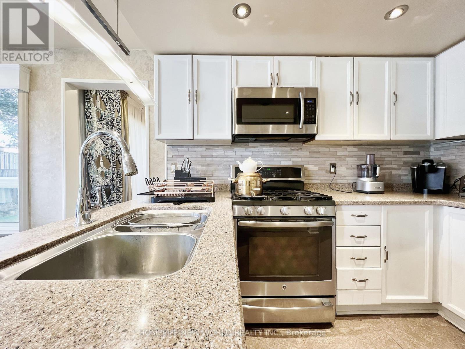 293 HAREWOOD BLVD