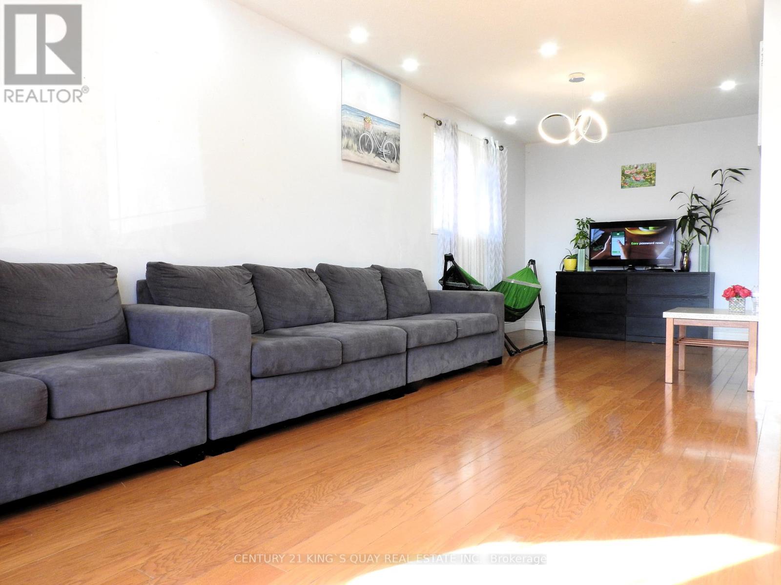 95 BRITANNIA AVE