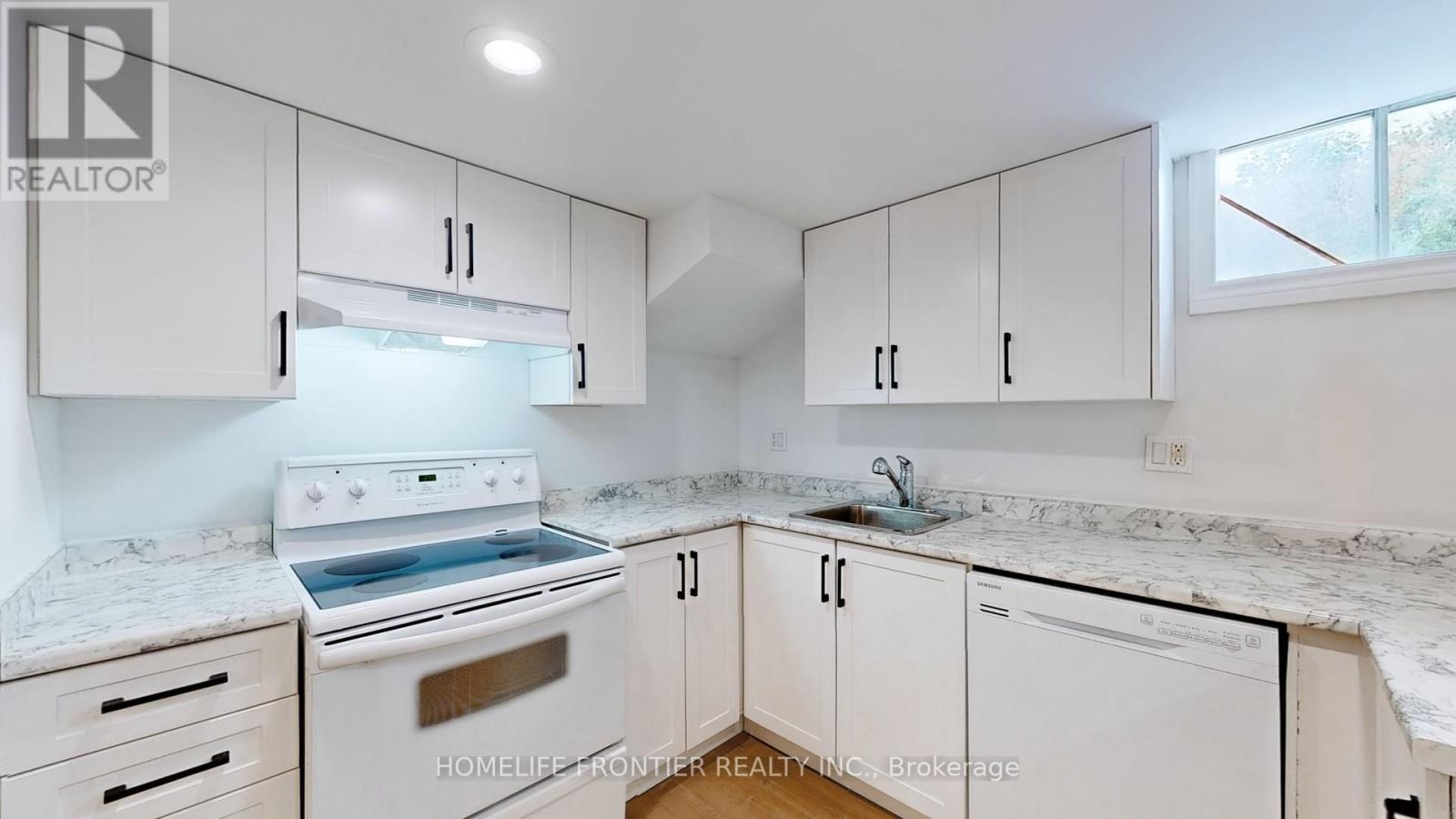 140 MAURICE CRT
