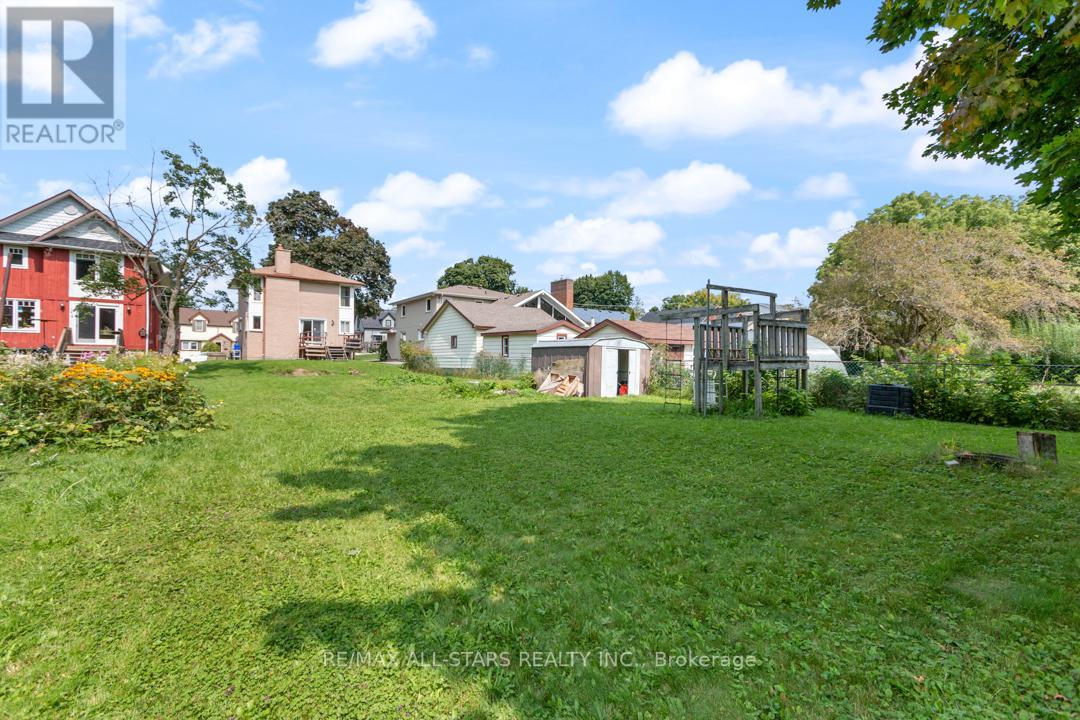 392 ANDREW ST
