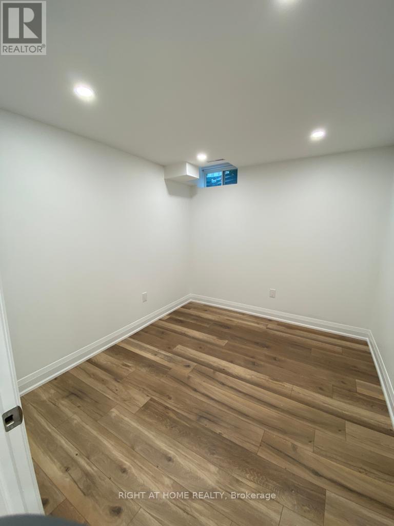 #BASEMNT -1058 LESLIE VALLEY DR E, #Basemnt