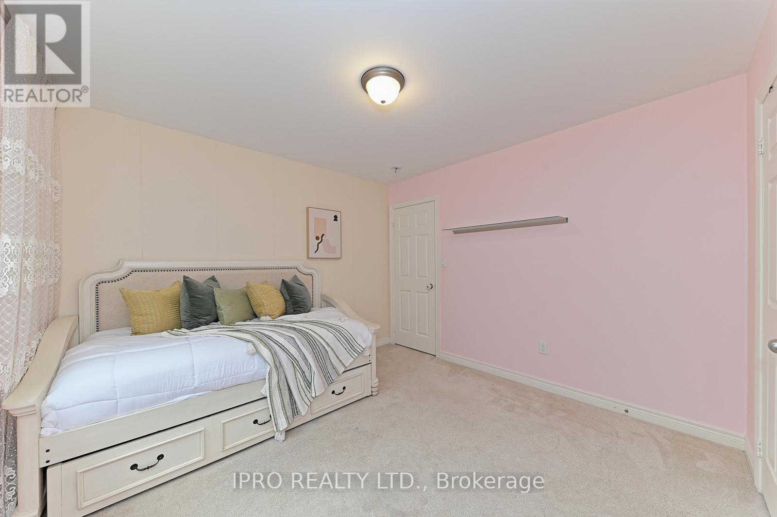 34 BROOKVIEW DR