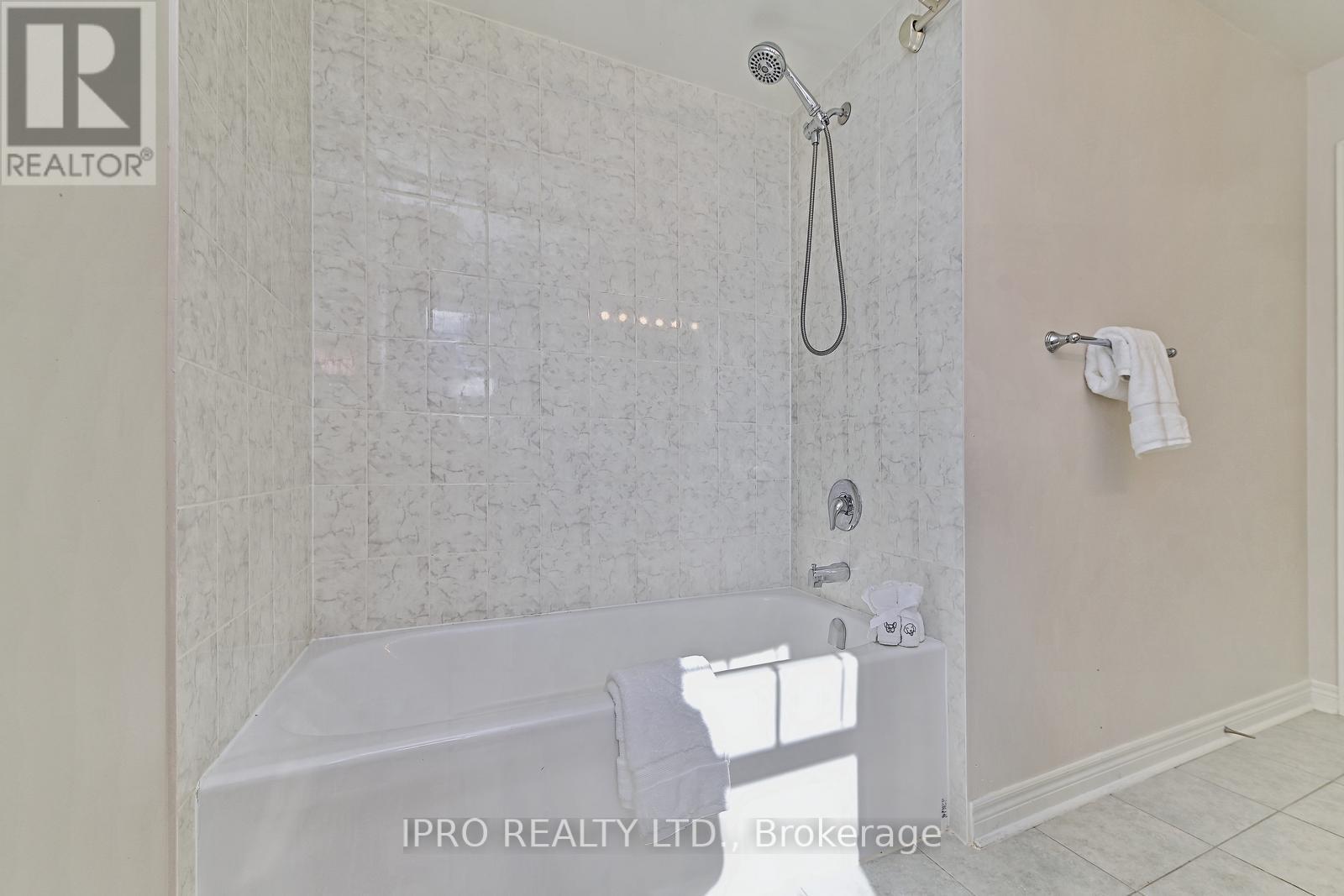 34 BROOKVIEW DR