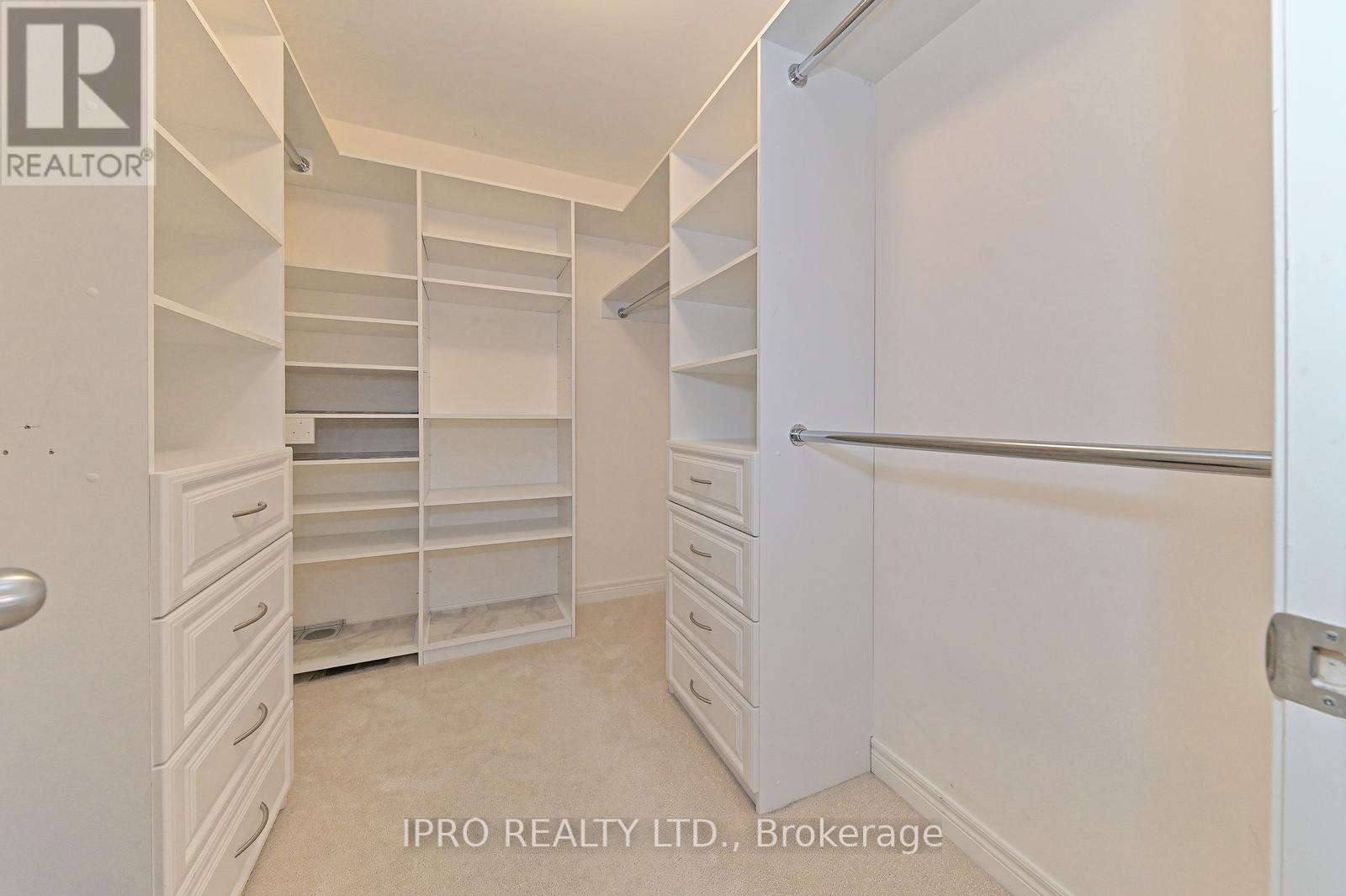 34 BROOKVIEW DR