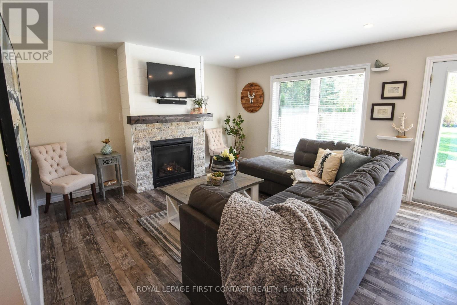 2592 25TH SIDEROAD