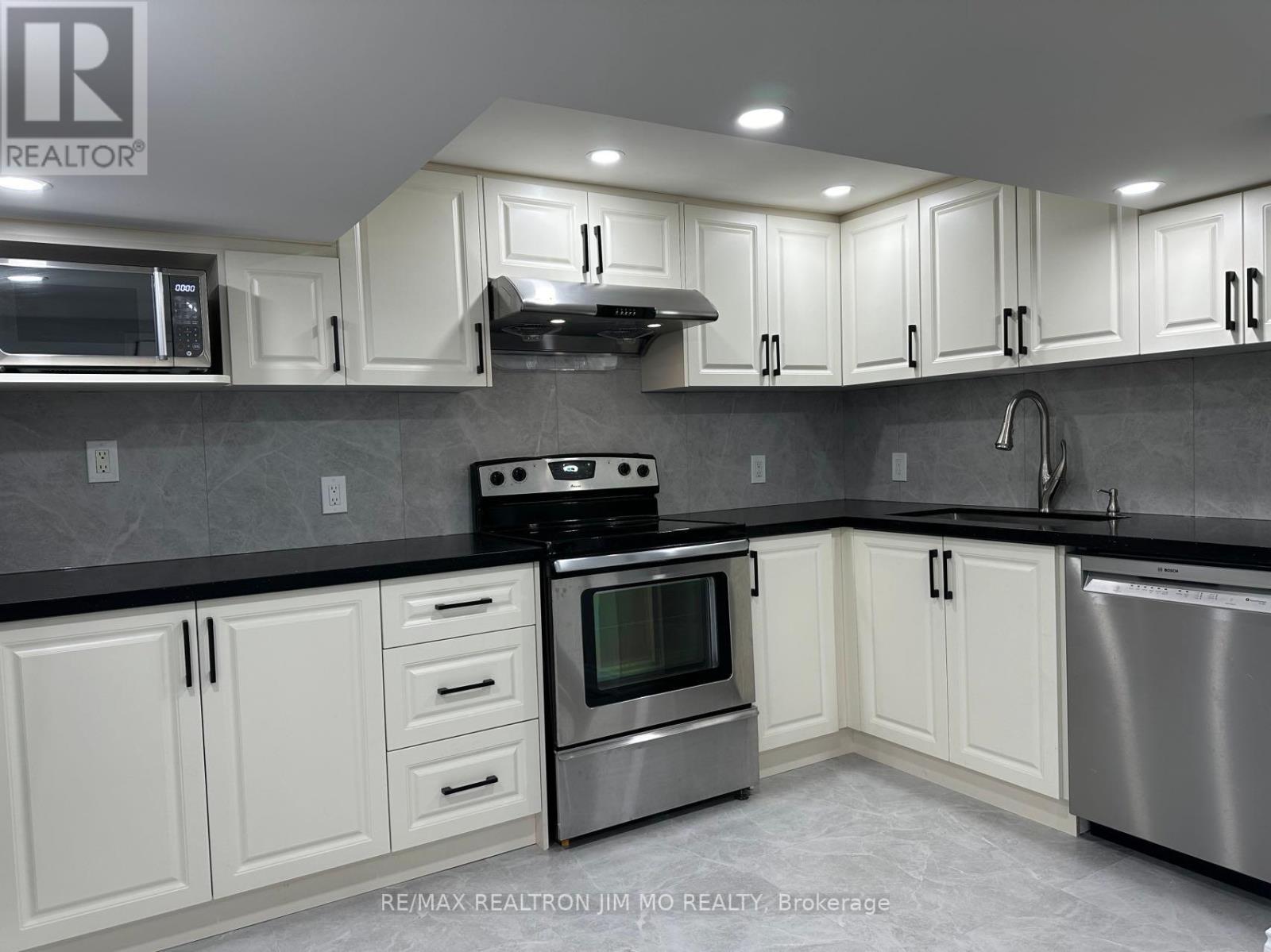 #BSMT -90 BOOTHBAY CRES, #Bsmt