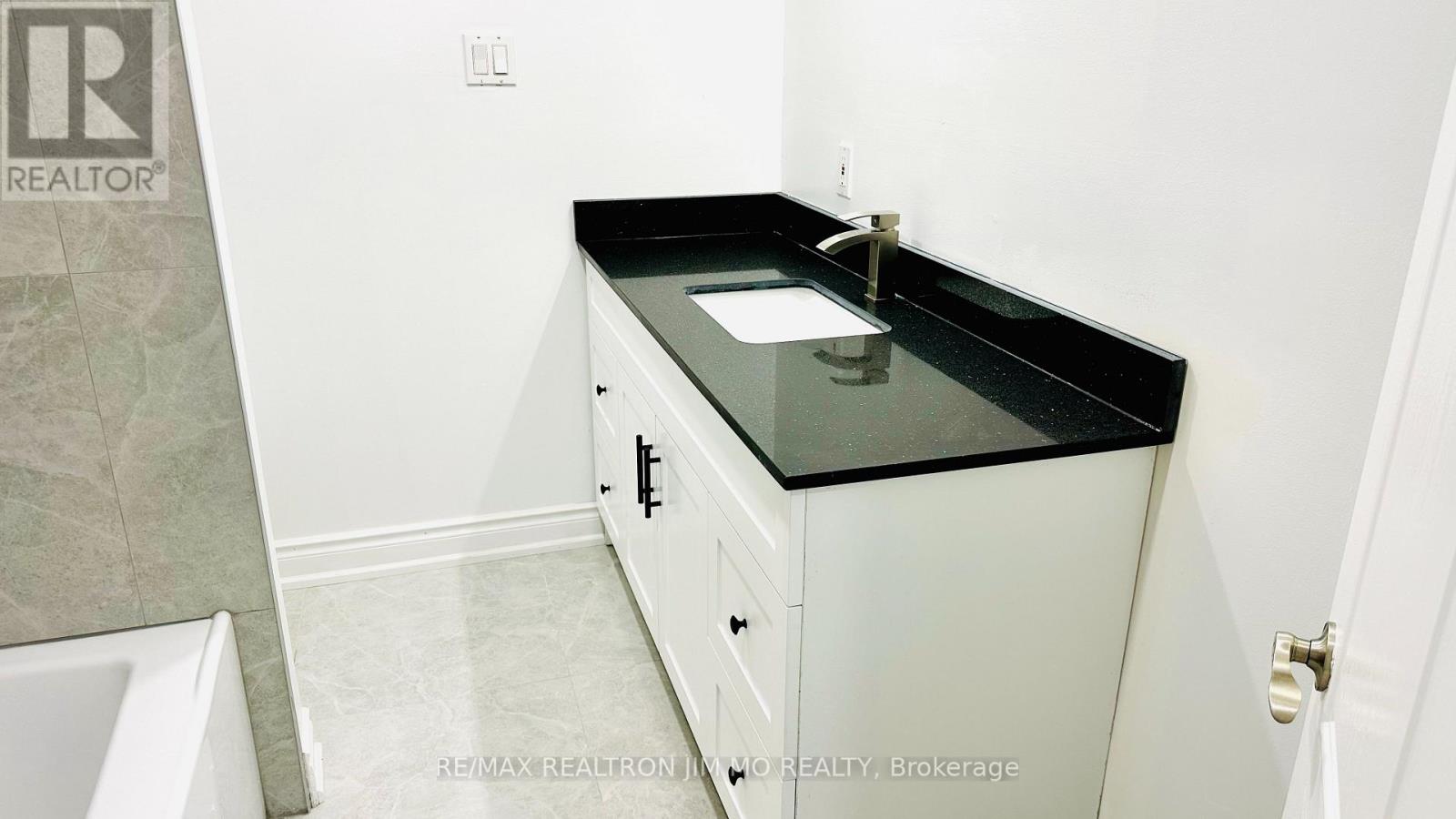 #BSMT -90 BOOTHBAY CRES, #Bsmt