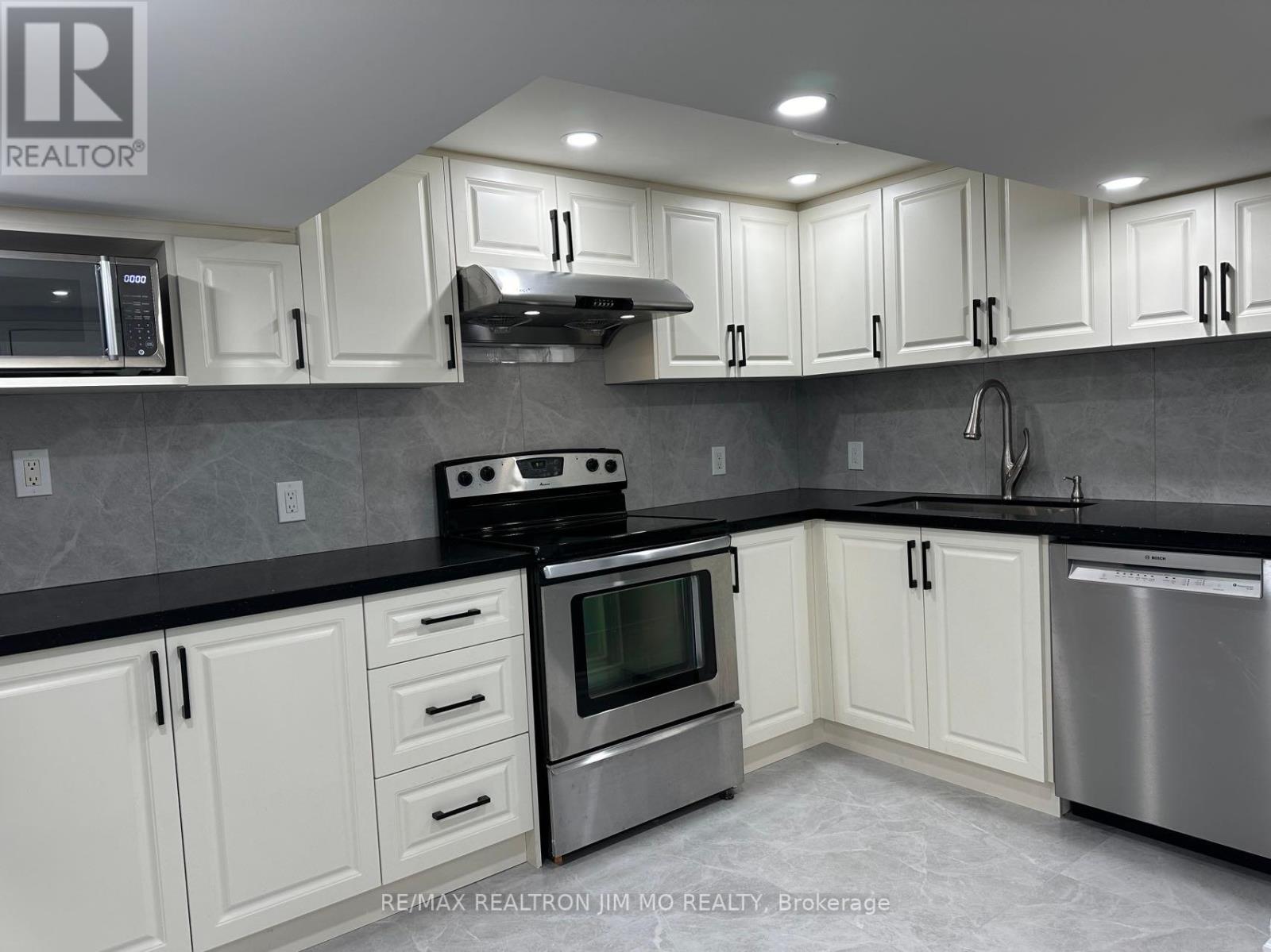 #BSMT -90 BOOTHBAY CRES, #Bsmt