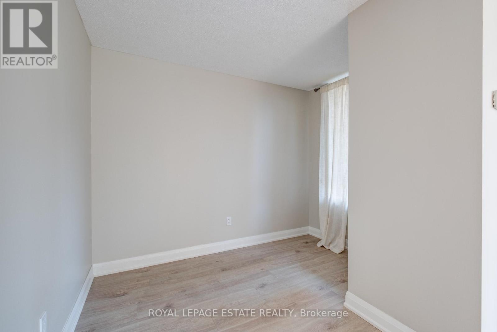 #104 -14924 YONGE ST, #104